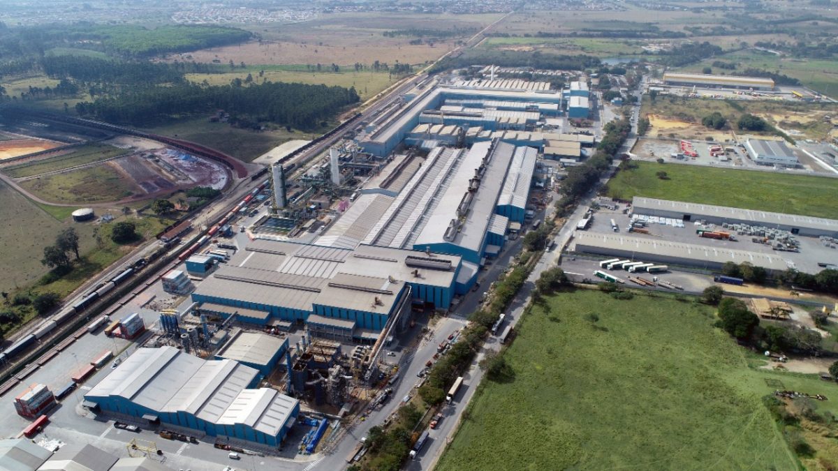 Novelis aumenta capacidade de produção de laminados e de reciclagem de alumínio