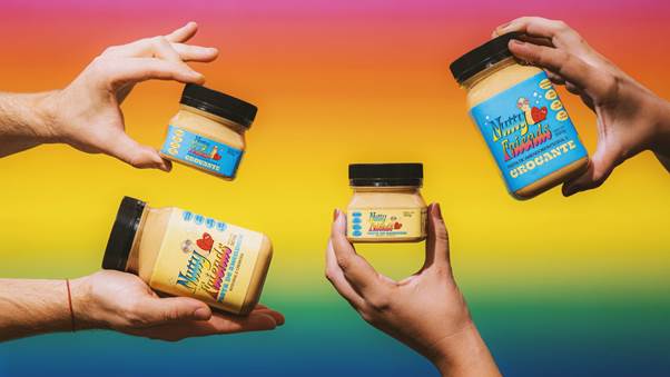 Nutty Friends relança pastas de amendoim com novas embalagens