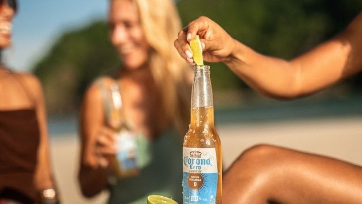 Chega ao Brasil Corona Cero Sunbrew, cerveja sem álcool e com vitamina D