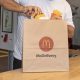 McDonald’s elimina descartáveis plásticos e se junta à iniciativa Amigos da Natureza do iFood
